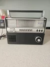 Vintage Sounddesign Model #2673 Deluxe Band Radio. Fixed Price $39.00.