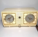 Vintage 1950S Rca Victor Deluxe Clock Alarm Tube Radio Model 6-C-8C. Fixed Price $40.00.