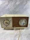 Vintage General Electric Am Clock Radio Model C1470-B *read Description. Fixed Price $14.99.