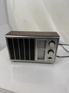 Vintage Soundesign Am Fm Table Radio Model 3333-B Tested Works. Fixed Price $11.70.