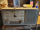 Mid Century Atomic Admiral Clock Radio Alarm YHC757 As-is. Fixed Price $18.00.