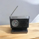 Vitage Zenith Rechargeable Collectible Am/fm Radio Model RE27Y With Charger. Fixed Price $49.99.