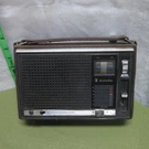 Juliette Transistor Radio Am/fm Multi-band Topp Electronics Beat-up FPR-1274A. Fixed Price $32.00.