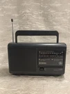 Vintage Am/fm Radio Model No. 7-2662B. Tested On Battery And 110V Plug. -8584. Fixed Price $18.50.