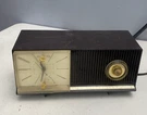 Sears Silvertone Solid State Transistor Clock-radio 9021 Brown Vintage Works. Fixed Price $47.99.