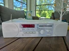 Spacemaker Vintage White Am/fm/cassette Player 7-4287A Under Cabinet Euc. Fixed Price $54.00.