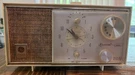 Vintage General Electric Beige Clock Model C-1436-B(RADIO Doesn Work). Fixed Price $28.00.