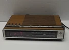 7-4636D Wood Grain Vintage Am Fm Radio Clock With Dual Alarms. Fixed Price $19.33.